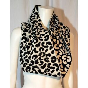 100% Acrylic Black & White Print Infinity Loop Scarf